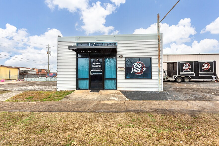 More Photos Of 702 Wilmer Ave, Anniston Office For Sale