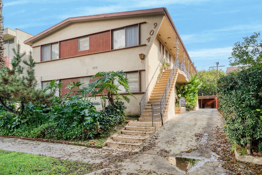Primary Photo Of 904 N Spaulding Ave, Los Angeles Apartments For Sale