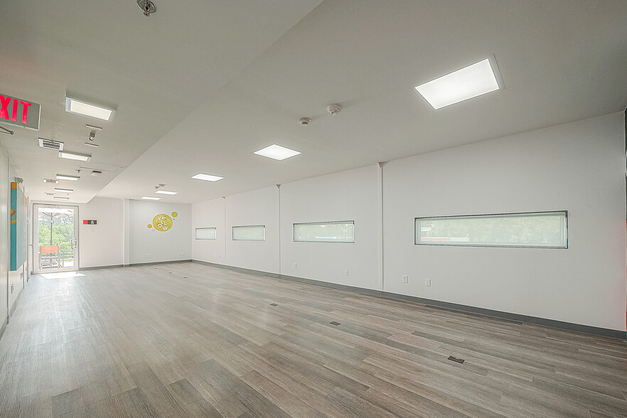 More Photos Of 32607 FM2978, Magnolia Office For Sale