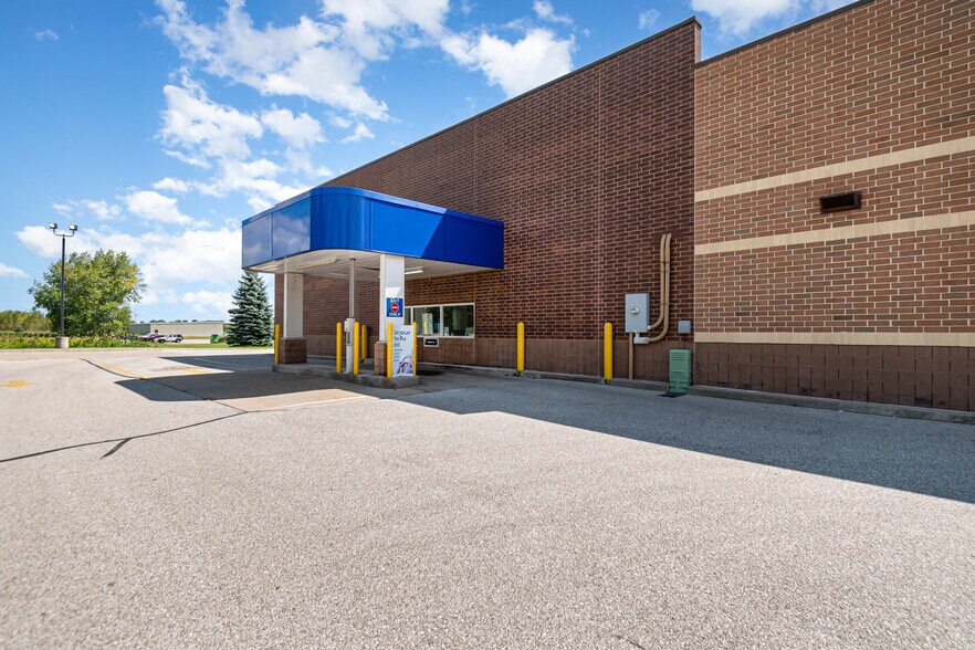 More Photos Of 1470 Tittabawassee Rd, Saginaw Drugstore For Sale