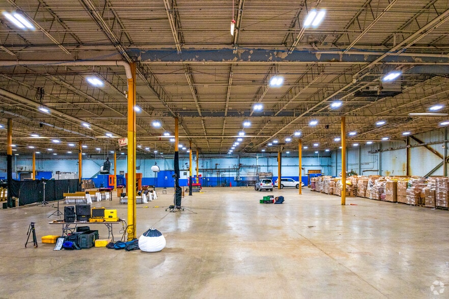 More Photos Of 152 Broadway, Haverstraw Warehouse For Lease