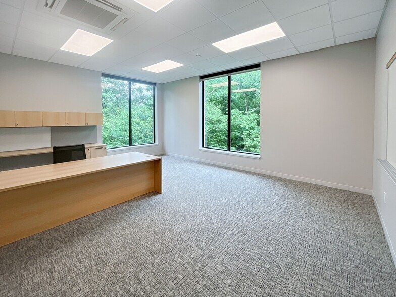 More Photos Of 1857 Commons North Dr, Tuscaloosa Office For Lease