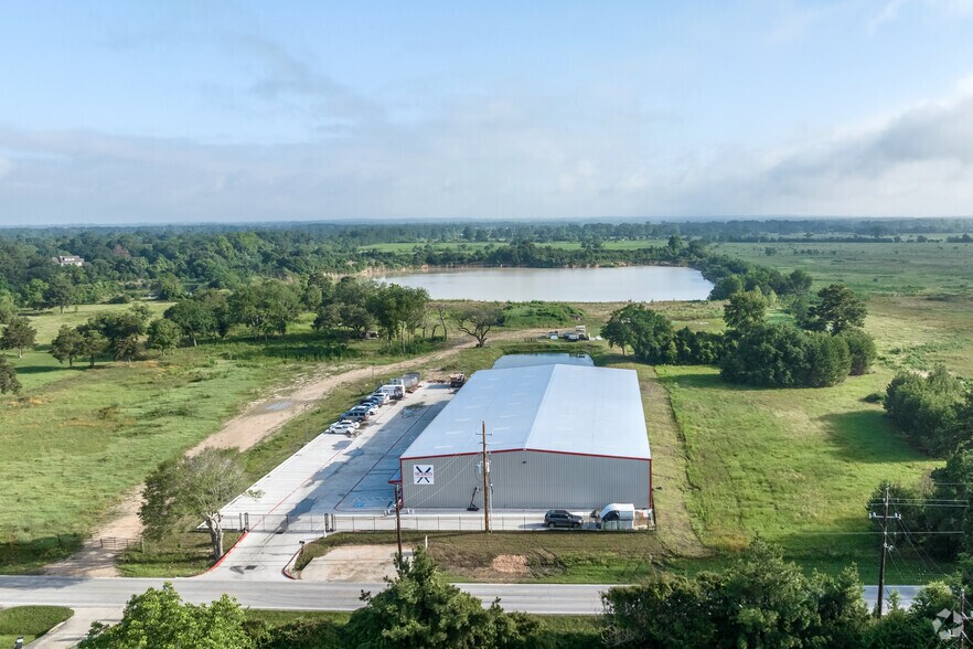 More Photos Of 16712 Grant, Cypress Light Manufacturing For Sale