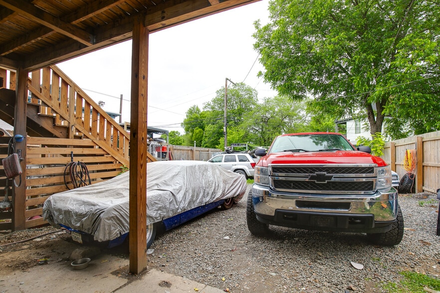 More Photos Of 705 Richmond Hwy, Richmond Showroom For Sale