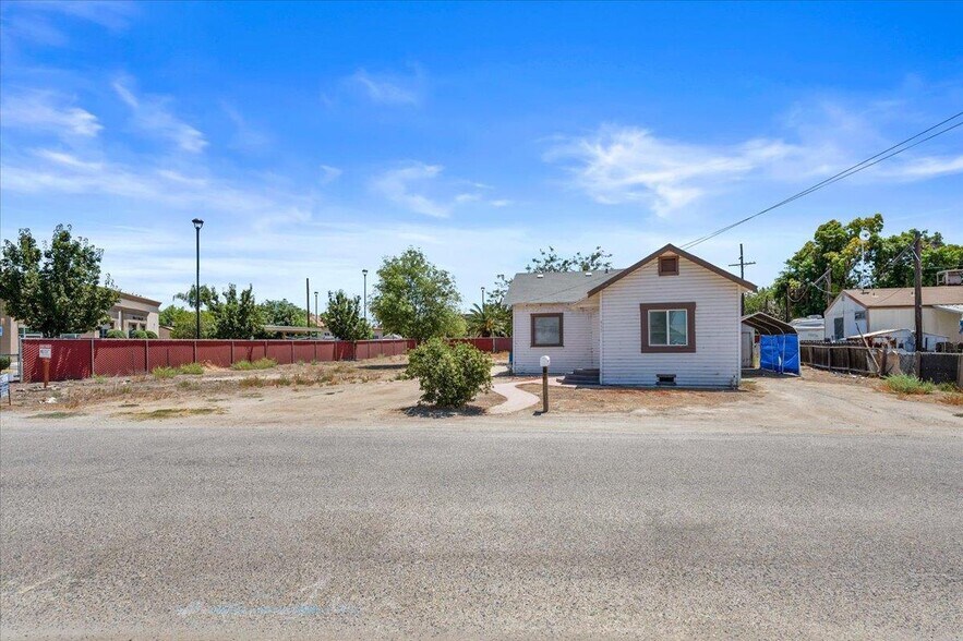 More Photos Of , Hanford Unknown For Sale