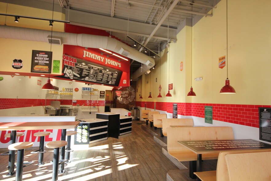 More Photos Of 500A Merrimack St, Lawrence Freestanding For Lease