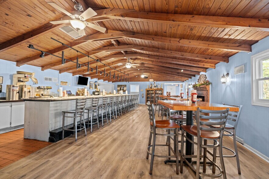 More Photos Of 2383 Hwy 58, Swansboro Restaurant For Sale