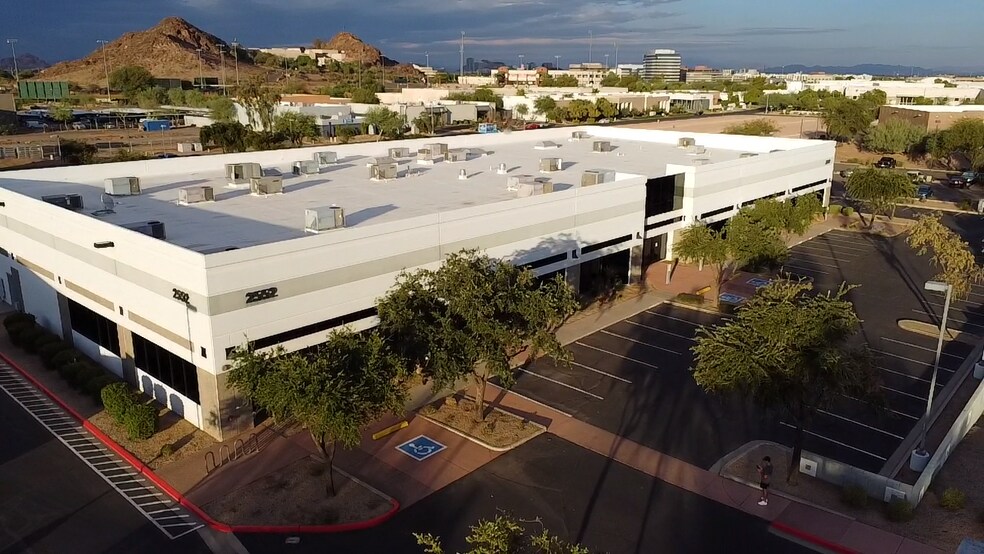 More Photos Of 2552 W Erie Dr, Tempe Unknown For Lease