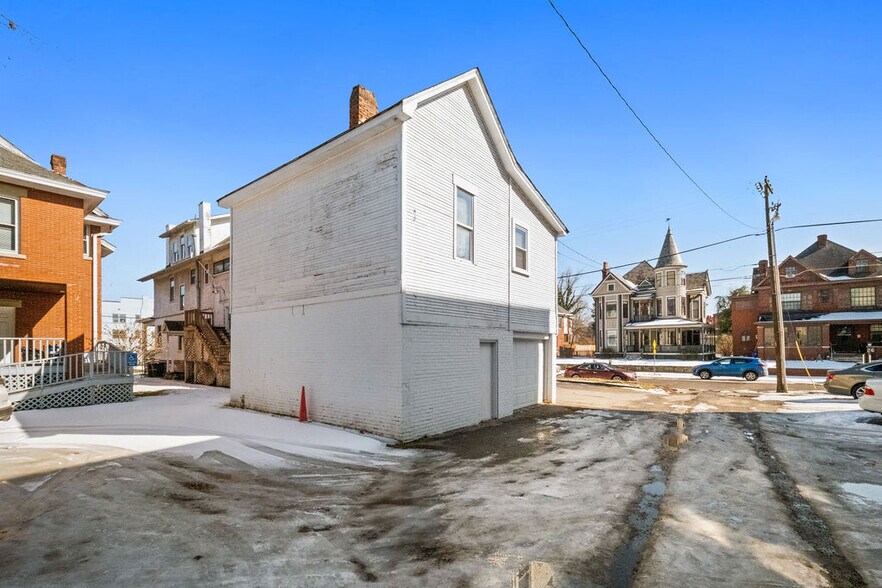 More Photos Of 1337 Virginia St, Charleston Office For Sale