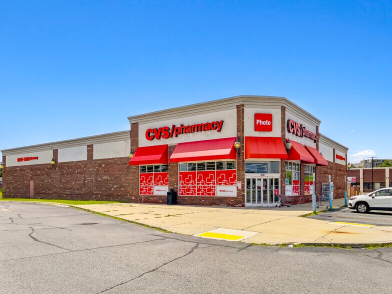 More Photos Of 6501 N Wayne Rd, Westland Drugstore For Lease