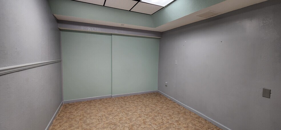 More Photos Of 7800 W Oakland Park Blvd, Sunrise Medical For Sale