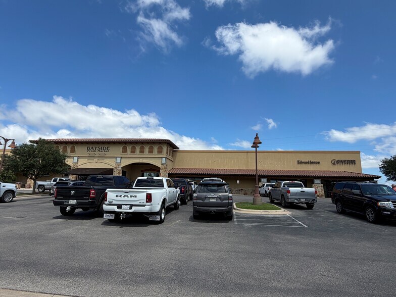 More Photos Of 9710 FM 2147, Horseshoe Bay General Retail For Lease