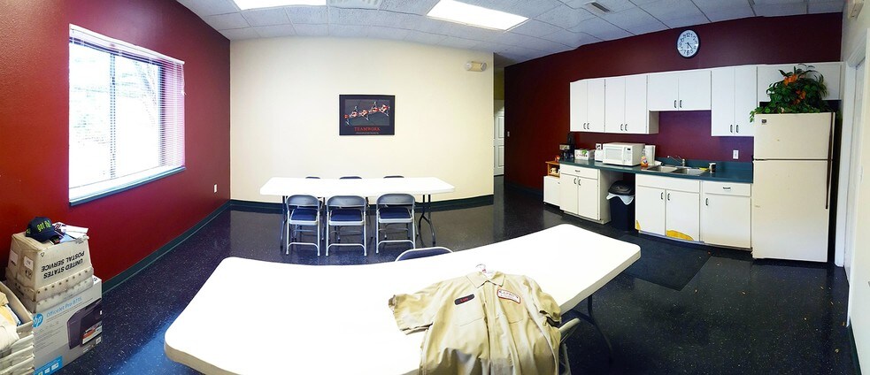 More Photos Of 1625 Manatee Ave E, Bradenton Storefront Retail Office For Sale