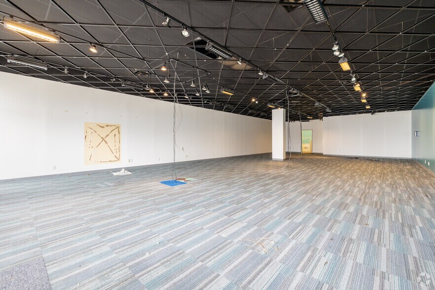 More Photos Of 3215 E Lincolnway, Sterling Freestanding For Sale