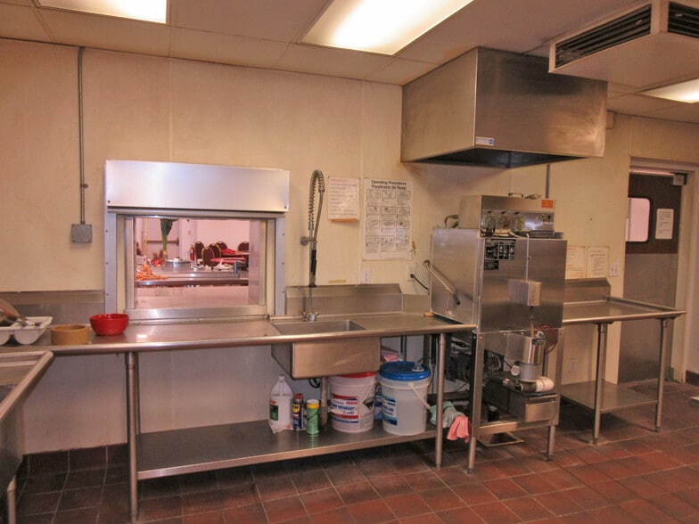 More Photos Of 238 E Church St, Stockton Office For Sale