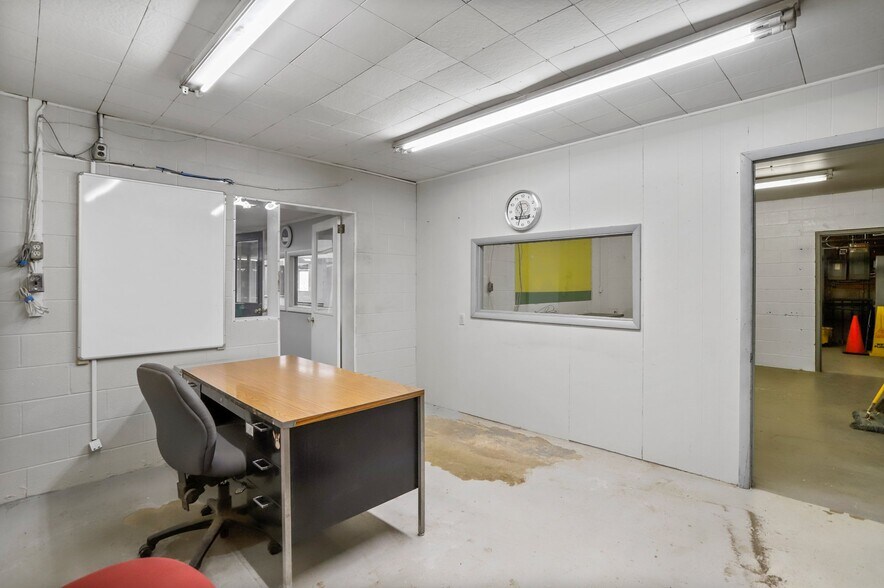 More Photos Of 12258 Buchanan Trl W, Mercersburg Flex For Lease