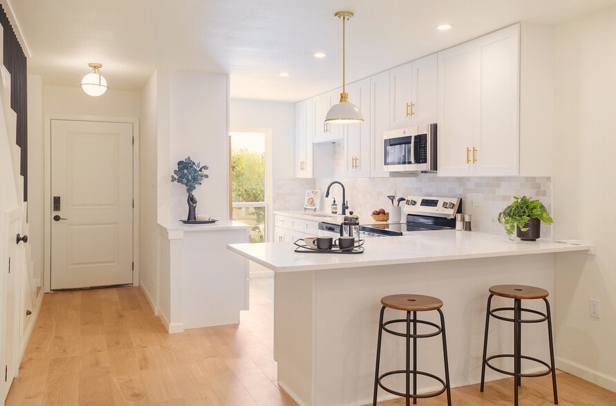 More Photos Of 3802 Southway Dr, Austin Apartments For Sale