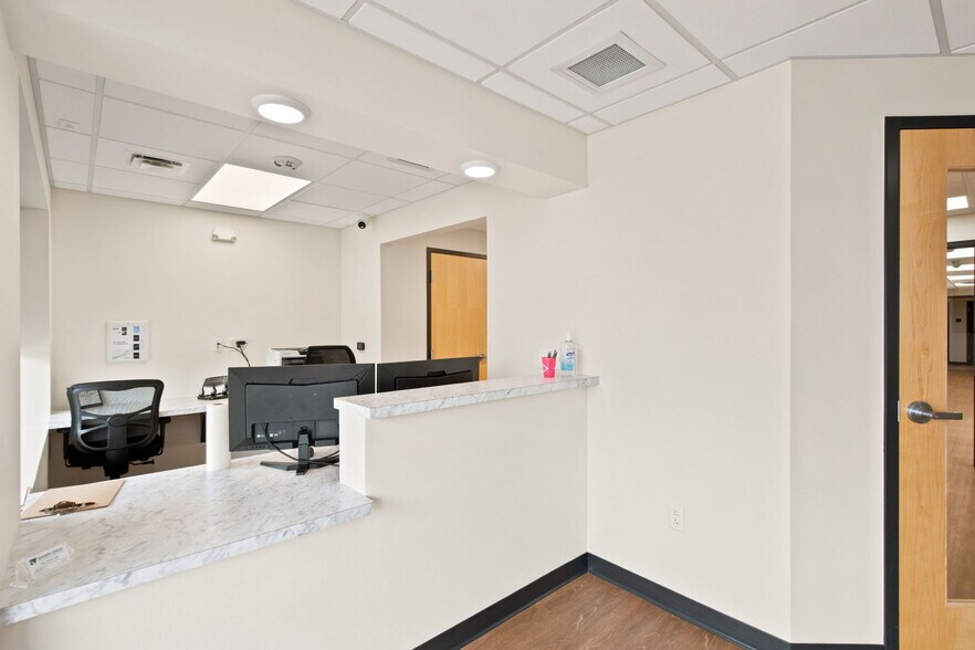 More Photos Of 816 S Mount Olive St, Siloam Springs Medical For Sale