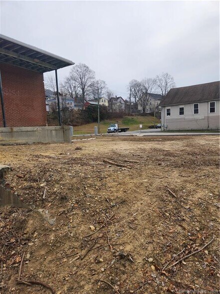 More Photos Of 27 E Main St, Stafford Springs Freestanding For Lease