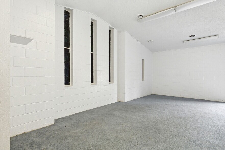 More Photos Of 1919 S Collins St, Arlington Religious Facility For Sale