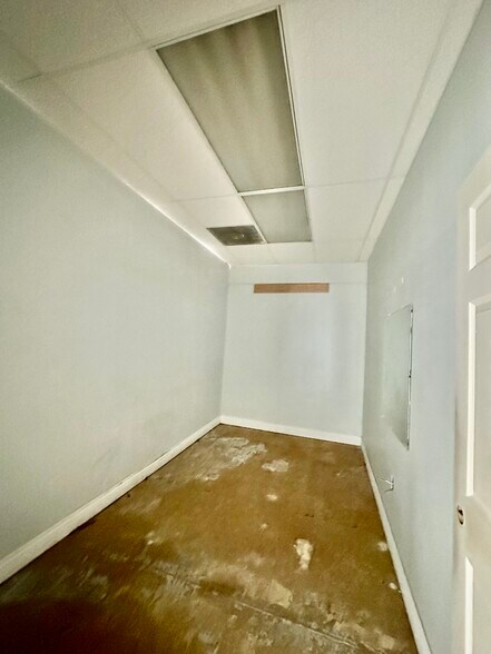 More Photos Of 2605 Tamiami Trl, Port Charlotte Unknown For Lease