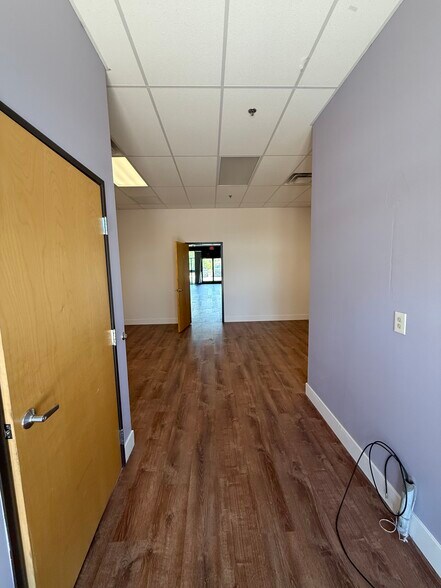 More Photos Of 1655 W Chandler Blvd, Chandler Storefront Retail Office For Lease