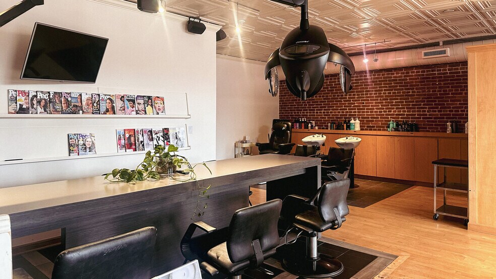 More Photos Of 23 Franklin St, Torrington Storefront Retail Office For Lease