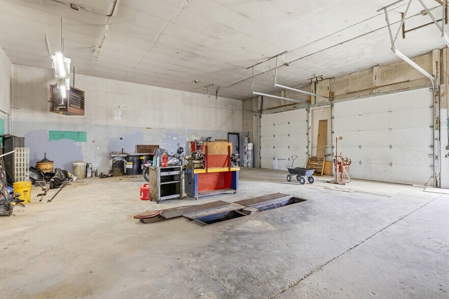 More Photos Of 2676 Van Giesen St, Richland Industrial For Sale