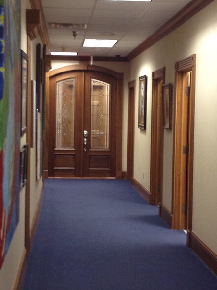 More Photos Of 800 S Lewis St, New Iberia Office For Lease