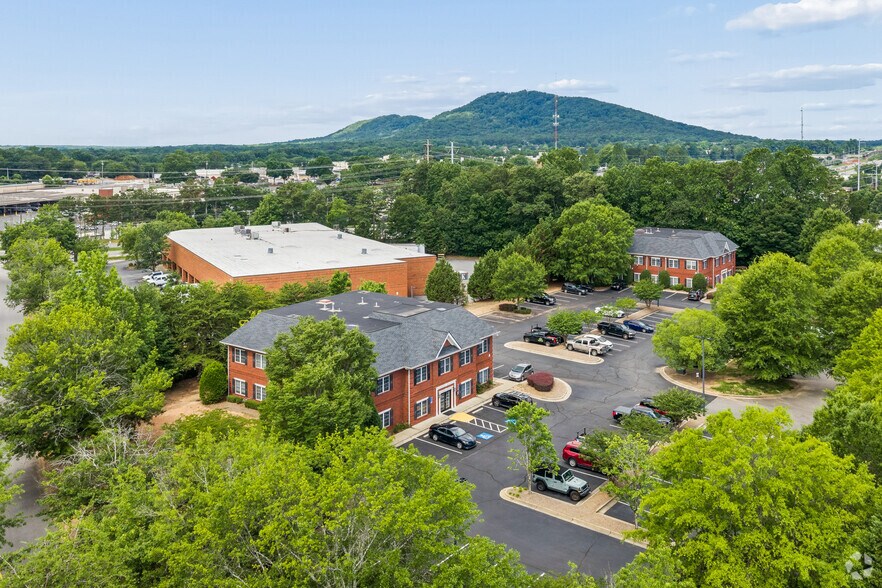 More Photos Of 1290 Kennestone Cir, Marietta Unknown For Lease