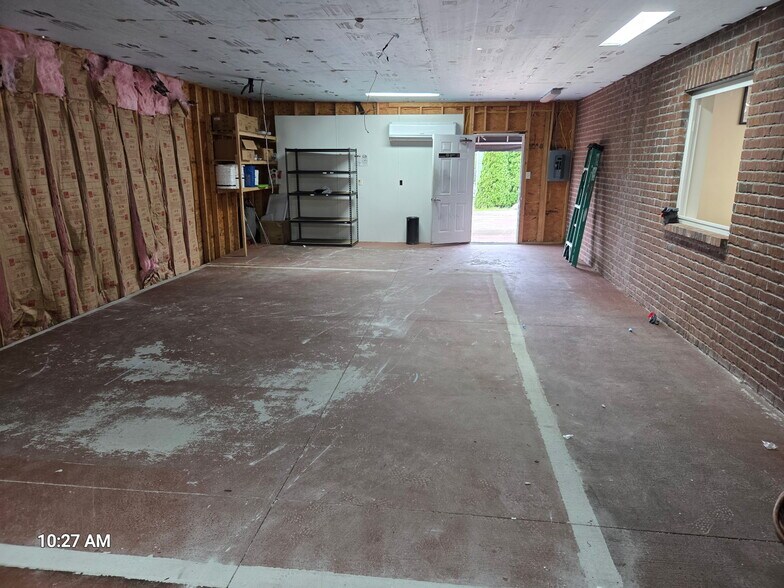 More Photos Of 700 Grove St, Loudon Office For Sale