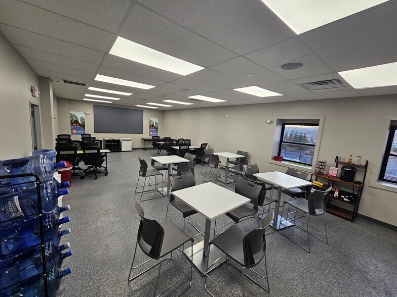 More Photos Of 456 Union Blvd, Allentown Light Manufacturing For Sale