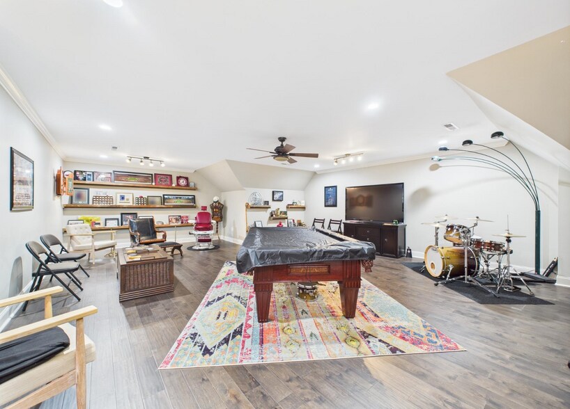 More Photos Of 102 Kimberly Ave, Muscle Shoals Office For Sale