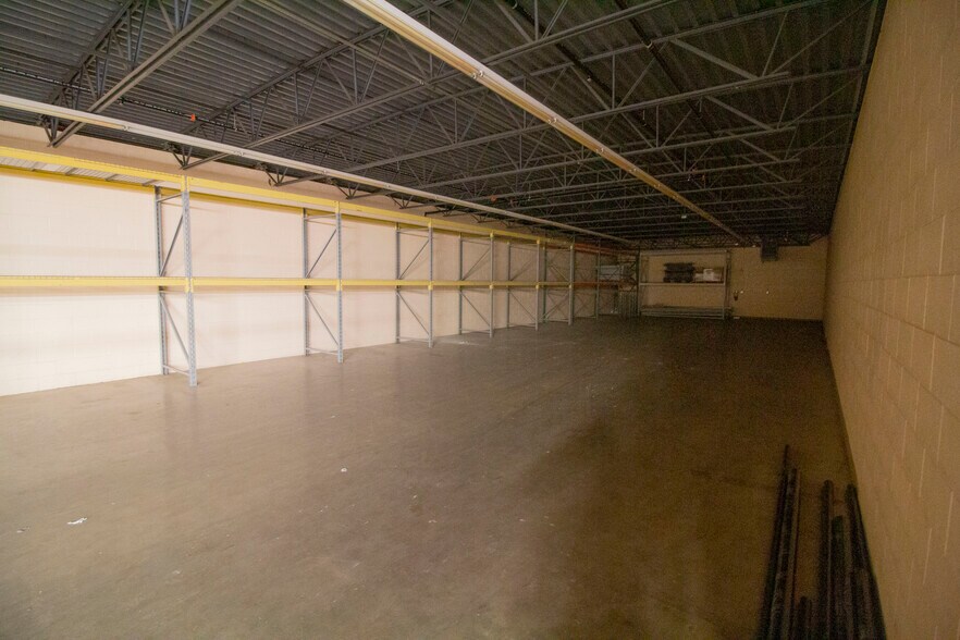 More Photos Of 1206 E Crosstown Pky, Kalamazoo Manufacturing For Lease