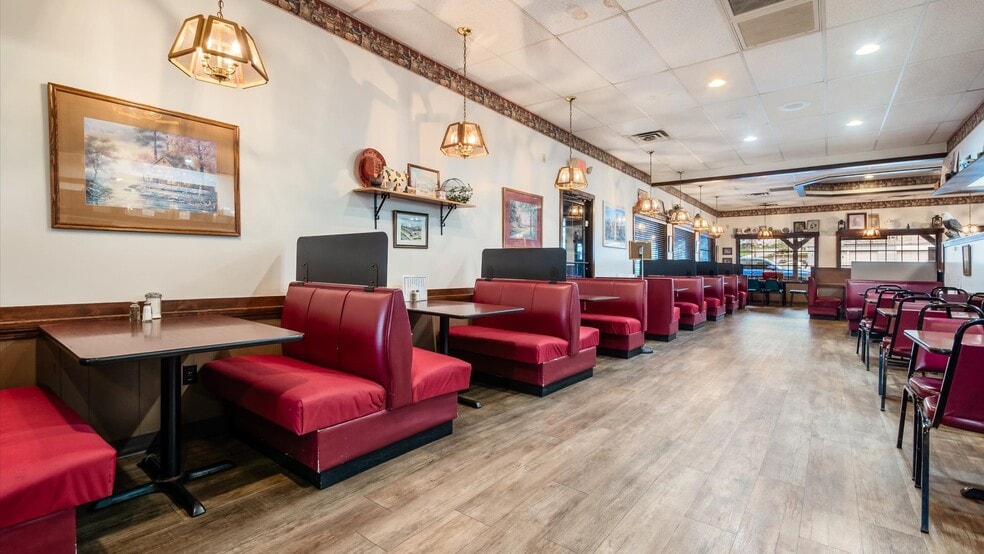 More Photos Of 2000 E Wheeling Ave, Cambridge Storefront For Sale