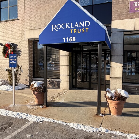 More Photos Of 1168 Lakeview Ave, Dracut Freestanding For Lease