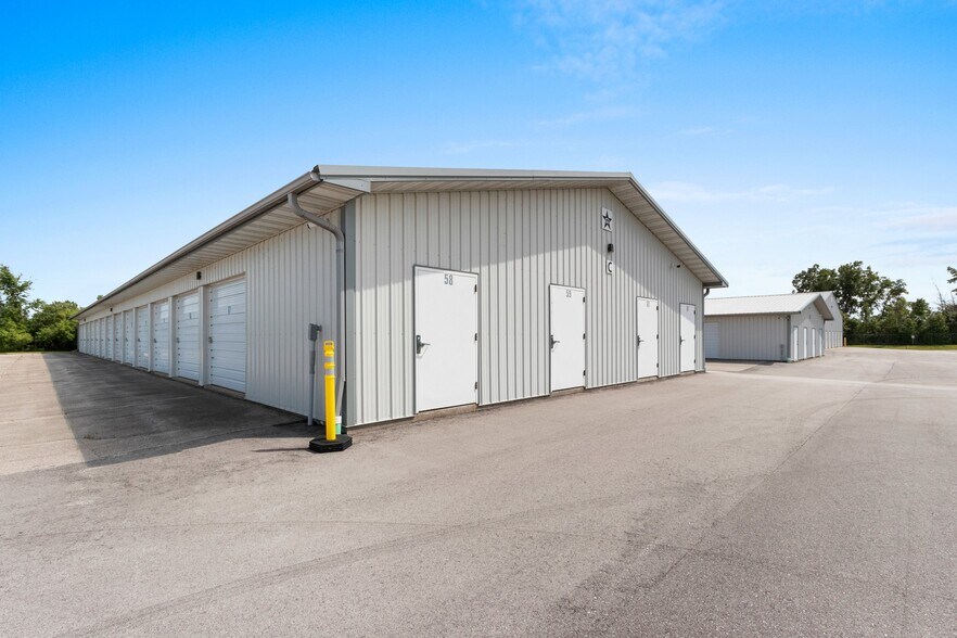 More Photos Of 1854 Industrial Dr, Green Bay Specialty For Sale
