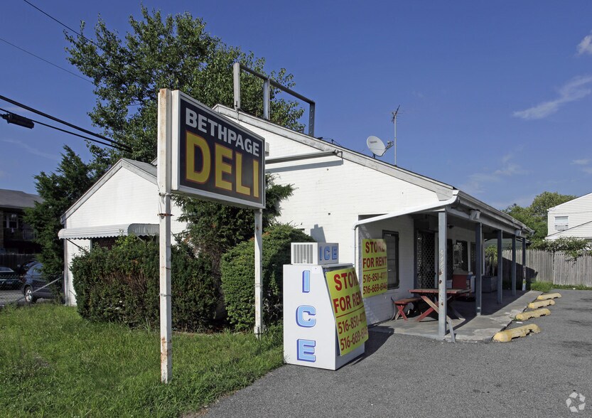 More Photos Of 380 Hicksville Rd, Bethpage Freestanding For Sale