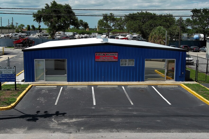 More Photos Of 2064 Range Rd, Clearwater Warehouse For Lease