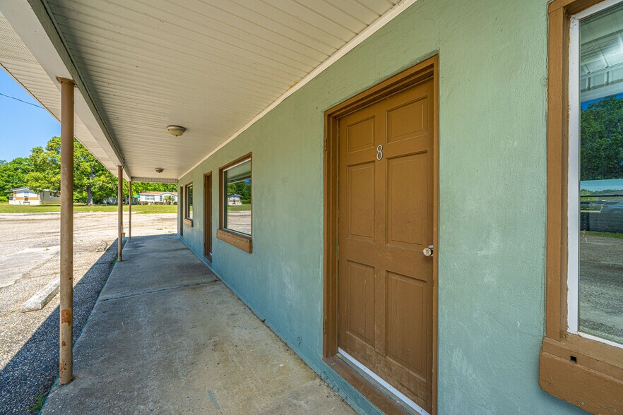 More Photos Of 1058 Edgewater Rd, Pineville Hotel For Sale
