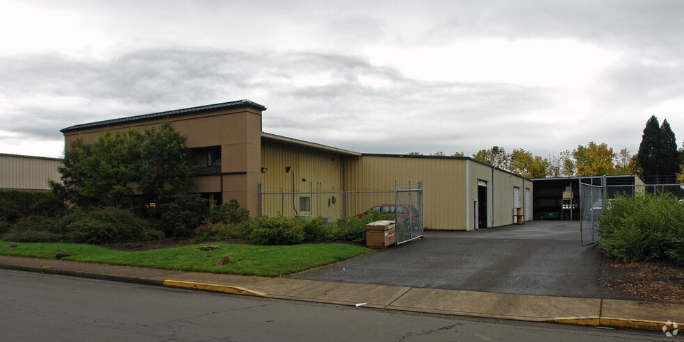More Photos Of 483 Shelley St, Springfield Warehouse For Lease