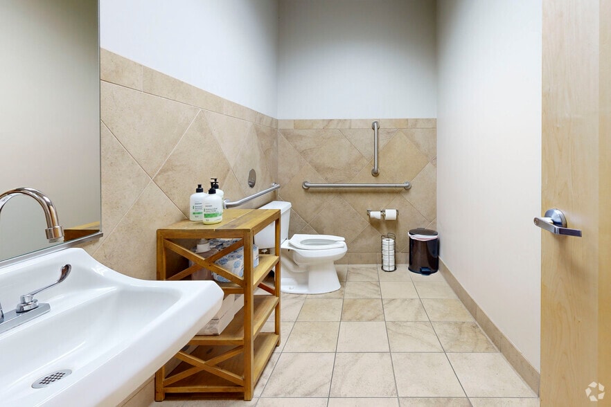 More Photos Of 905 W 124th Ave, Westminster Medical For Lease