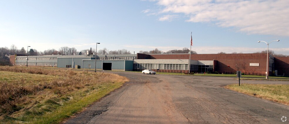 More Photos Of 500 Four Rod Rd, Berlin Light Manufacturing For Lease