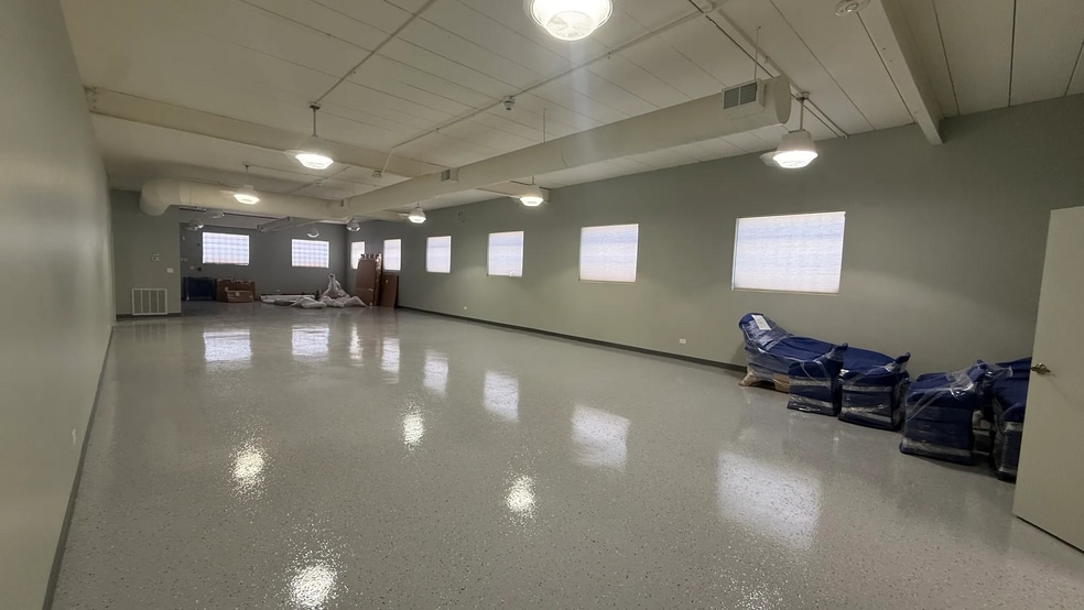 More Photos Of 8114 Ridgeway Ave, Skokie Manufacturing For Sale