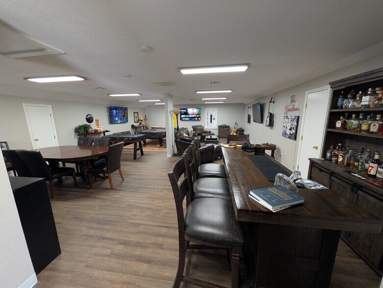More Photos Of 3640 W Waco Dr, Waco Office For Sale