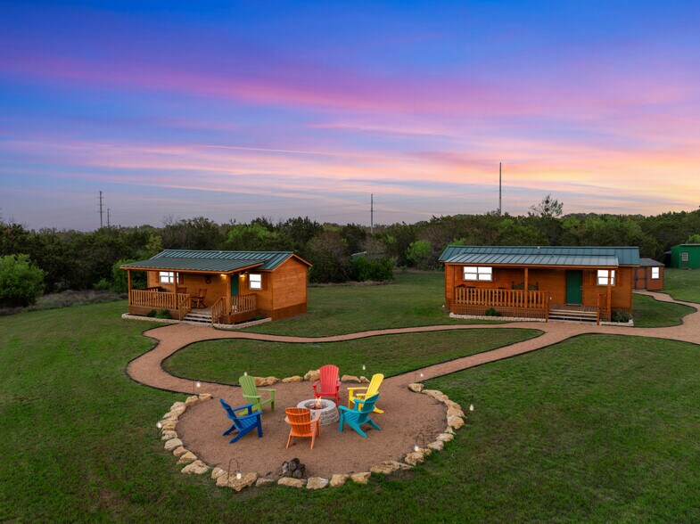 More Photos Of 212 Co 413 rd, Spicewood Hotel For Sale
