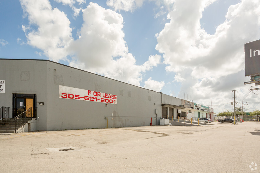 Primary Photo Of 250-350 NE 183rd St, Miami Warehouse For Lease