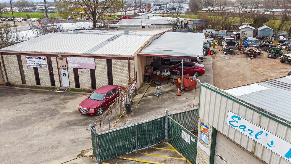 More Photos Of 2510 Shaver St, Pasadena Warehouse For Sale