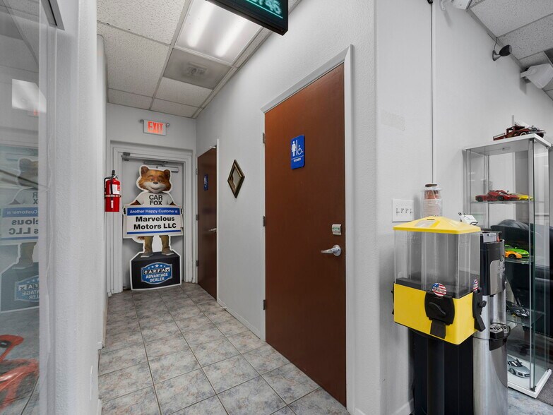 More Photos Of 17795-17835 SW Pacific Hwy, Tualatin Storefront Retail Office For Sale