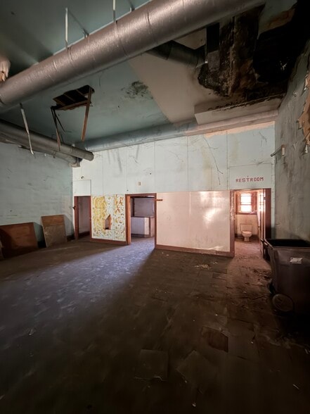 More Photos Of 132 E Lafayette St, Stockton General Retail For Sale
